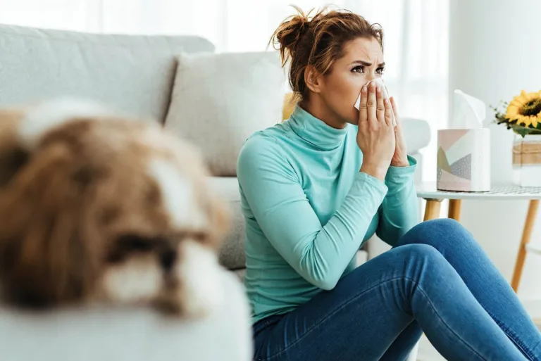 Całoroczne objawy alergii  – przewodnik po alergenach w twoim domu