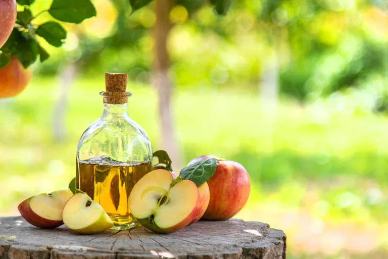 Ocet jabłkowy – wpływ na profil lipidowy i poziom glukozy na czczo. Czy warto go pić?
