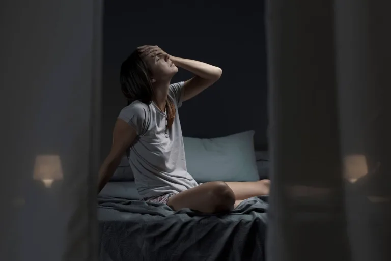 Nocne poty (pocenie się podczas snu) – najczęstsze przyczyny, diagnostyka